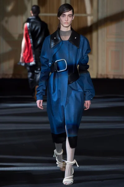 Look 34